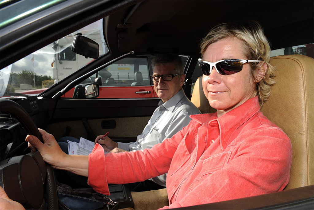 Anna og Hans Sylvan er Sveriges bedste internationale mandskab inden for pålidelighedsrally. De kører i en Porsche 924 turbo fra 1974.
(Foto: Jokum Tord Larsen)